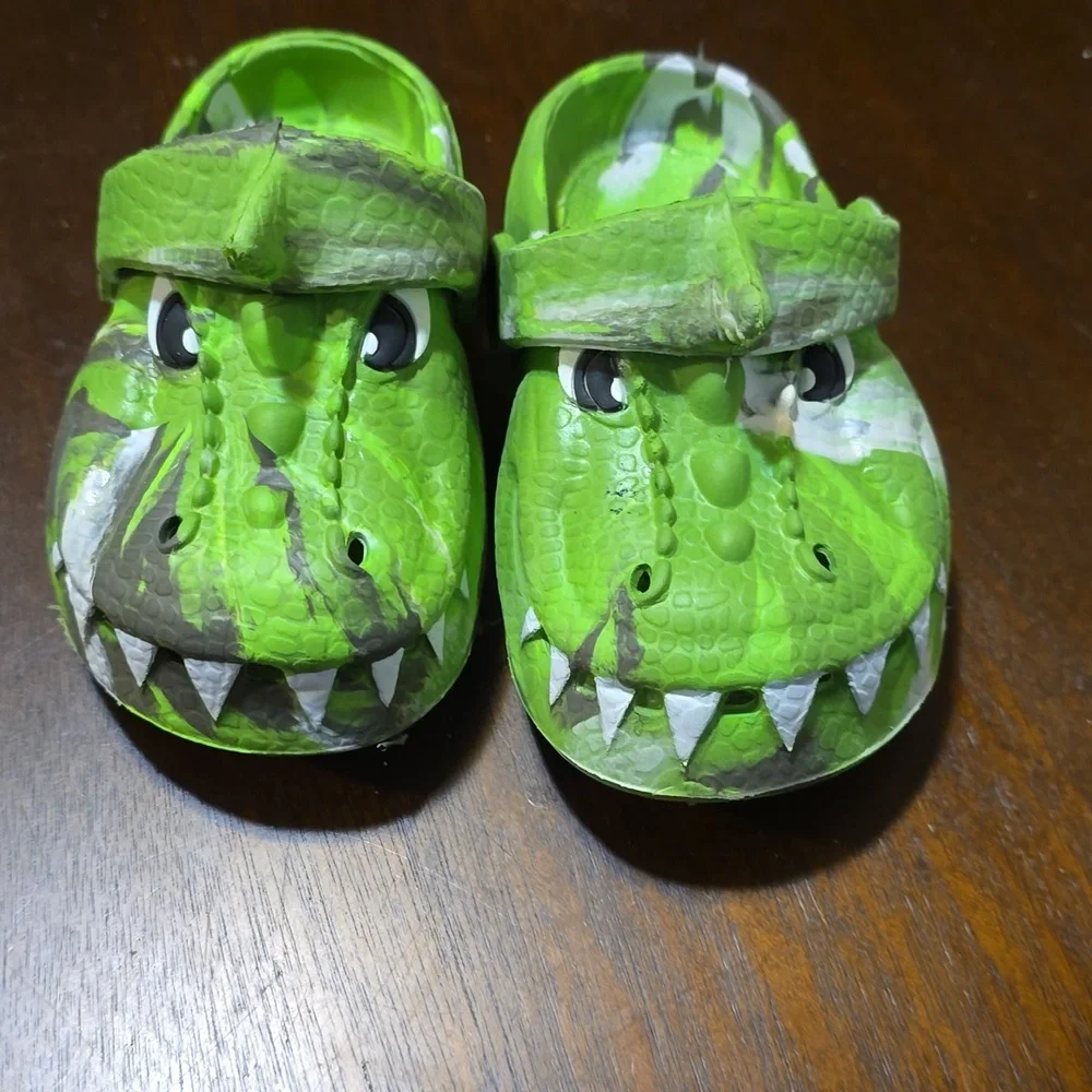 Capelli‎ New York Toddler Croc Clog slider- Alligator Size 6